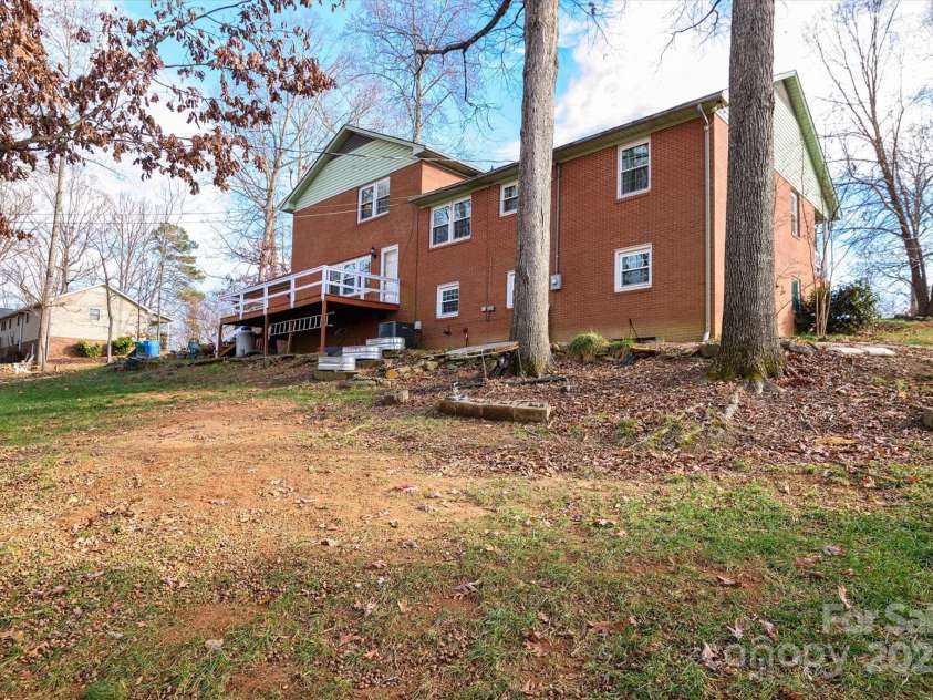 418 Woodcrest Lane, Albemarle, NC 28001.  MLS# CAR4328478, YatesRealty ID 11079. 