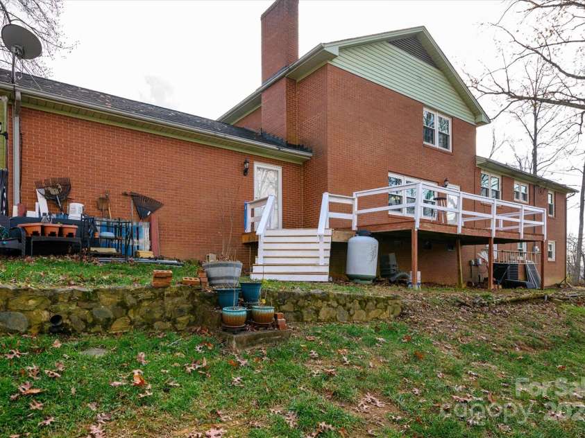 418 Woodcrest Lane, Albemarle, NC 28001.  MLS# CAR4328478, YatesRealty ID 11079. 