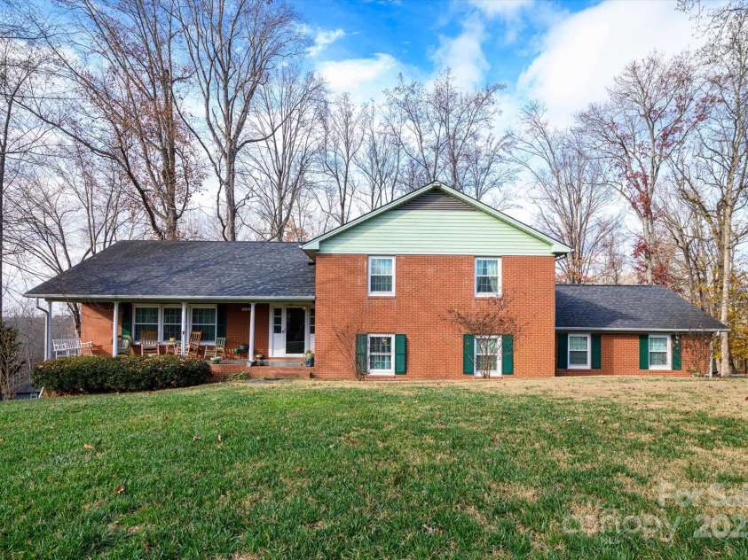 418 Woodcrest Lane, Albemarle, NC 28001.  MLS# CAR4328478, YatesRealty ID 11079. 