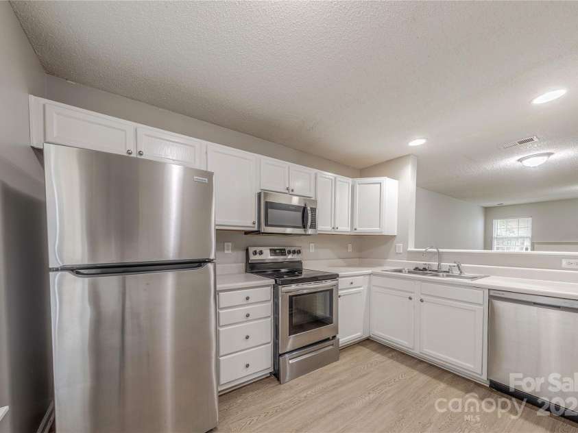 1809 Birch Heights Court, Charlotte, NC 28213.  MLS# CAR4291538, YatesRealty ID 1108. 