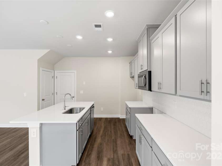 4032 Bufflehead Drive, Charlotte, NC 28269.  MLS# CAR4207401, YatesRealty ID 1108. 