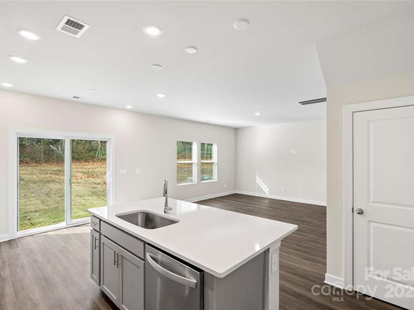 4032 Bufflehead Drive, Charlotte, NC 28269.  MLS# CAR4207401, YatesRealty ID 1108. 