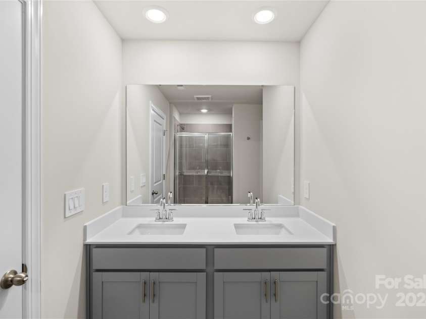 4032 Bufflehead Drive, Charlotte, NC 28269.  MLS# CAR4207401, YatesRealty ID 1108. 