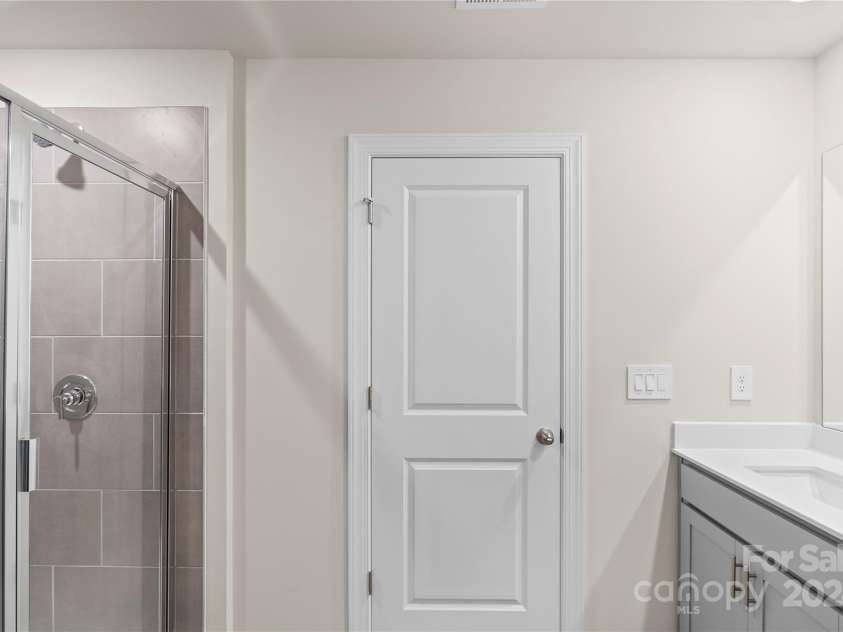 4032 Bufflehead Drive, Charlotte, NC 28269.  MLS# CAR4207401, YatesRealty ID 1108. 