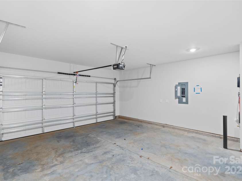 4032 Bufflehead Drive, Charlotte, NC 28269.  MLS# CAR4207401, YatesRealty ID 1108. 