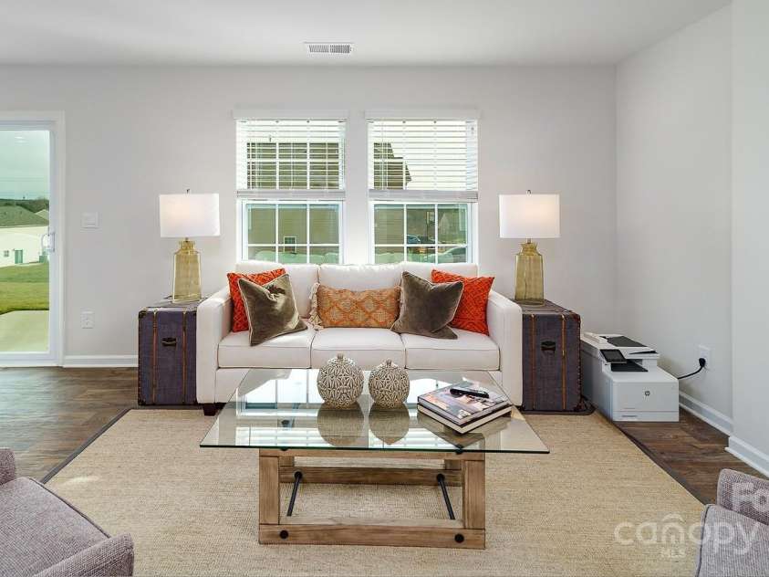 581 Sparkleberry Street, Chester, SC 29706.  MLS# CAR4256215, YatesRealty ID 11080. Family Room