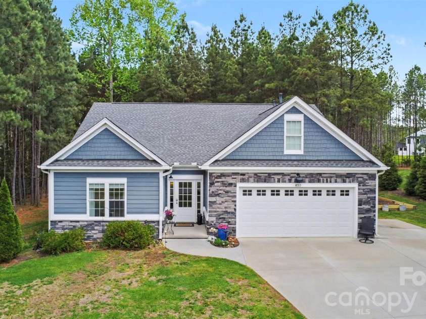 820 Sunset Pointe Drive, Salisbury, NC 28146.  MLS# CAR4363663, YatesRealty ID 11080. 