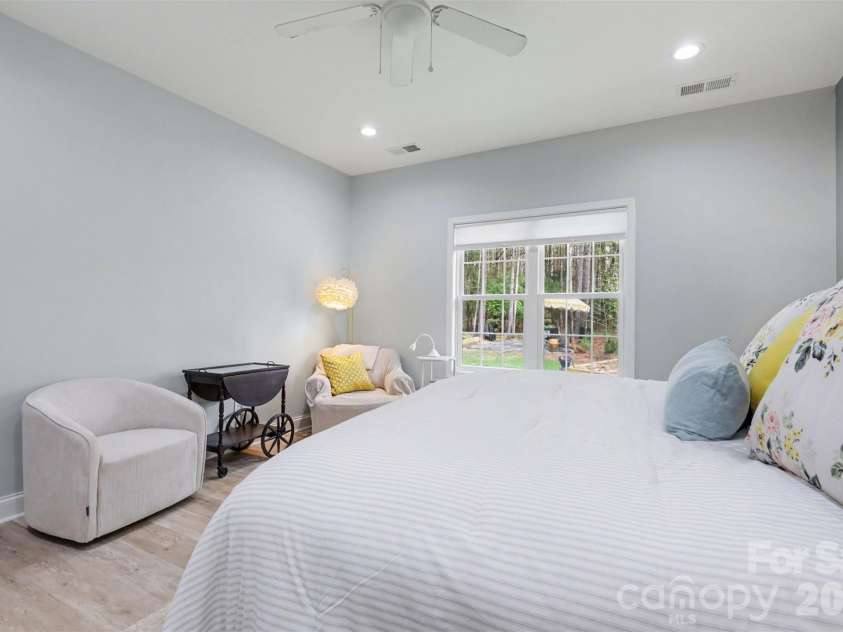 820 Sunset Pointe Drive, Salisbury, NC 28146.  MLS# CAR4363663, YatesRealty ID 11080. 