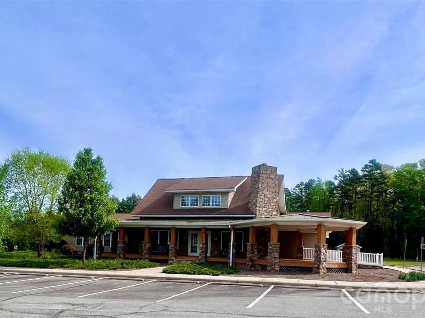 820 Sunset Pointe Drive, Salisbury, NC 28146.  MLS# CAR4363663, YatesRealty ID 11080. Amenities include Club House