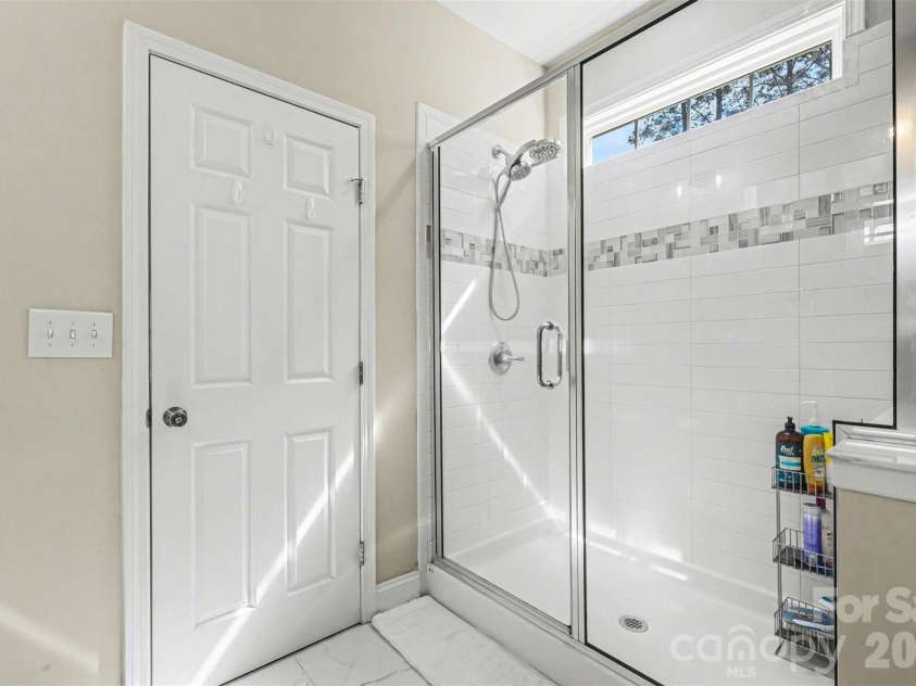 820 Sunset Pointe Drive, Salisbury, NC 28146.  MLS# CAR4363663, YatesRealty ID 11080. Oversized Walk-in Tile Shower