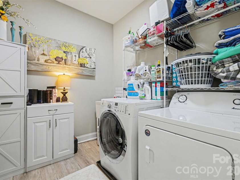820 Sunset Pointe Drive, Salisbury, NC 28146.  MLS# CAR4363663, YatesRealty ID 11080. Spacious Laundry Room