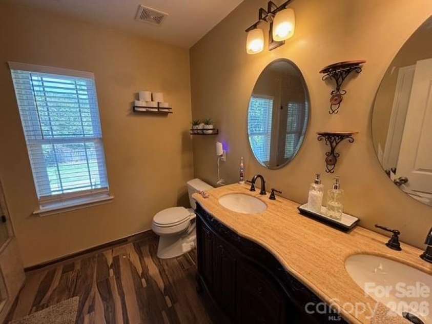 8015 Trotter Road, Charlotte, NC 28216.  MLS# CAR4366192, YatesRealty ID 11083. Primary Bath