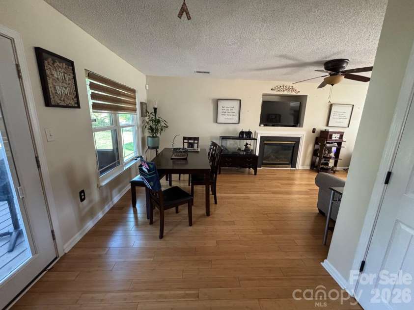 8015 Trotter Road, Charlotte, NC 28216.  MLS# CAR4366192, YatesRealty ID 11083. Spacious Kitchen