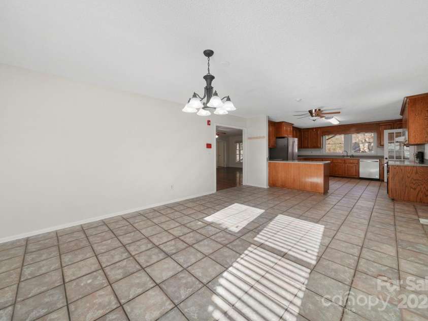1015 Elizabeth Drive, Dallas, NC 28034.  MLS# CAR4322424, YatesRealty ID 11084. 