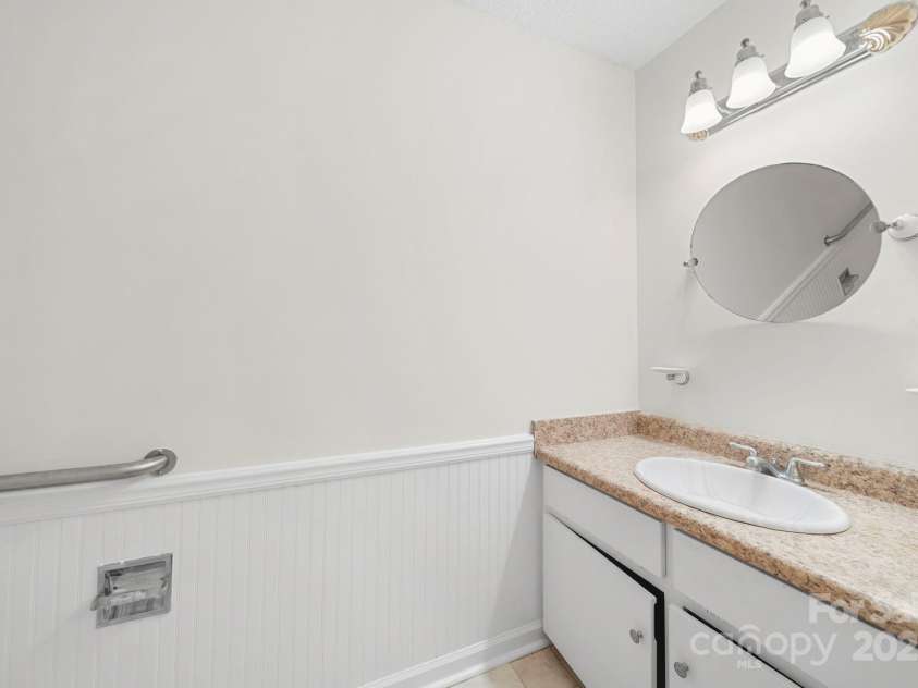 1015 Elizabeth Drive, Dallas, NC 28034.  MLS# CAR4322424, YatesRealty ID 11084. 
