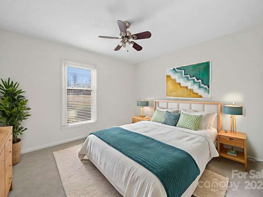 1015 Elizabeth Drive, Dallas, NC 28034.  MLS# CAR4322424, YatesRealty ID 11084. 