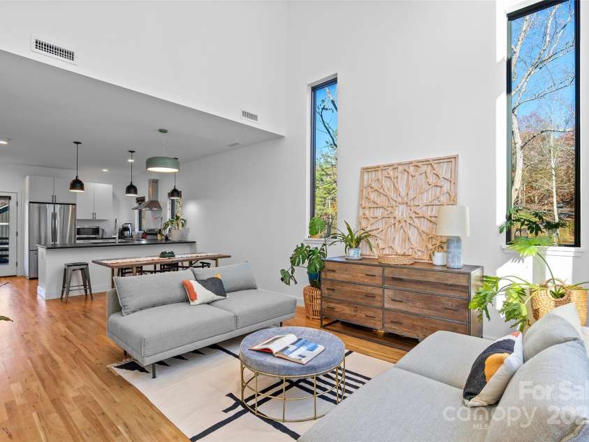 110 Timberview Drive, Swannanoa, NC 28778.  MLS# CAR4304765, YatesRealty ID 11084. 