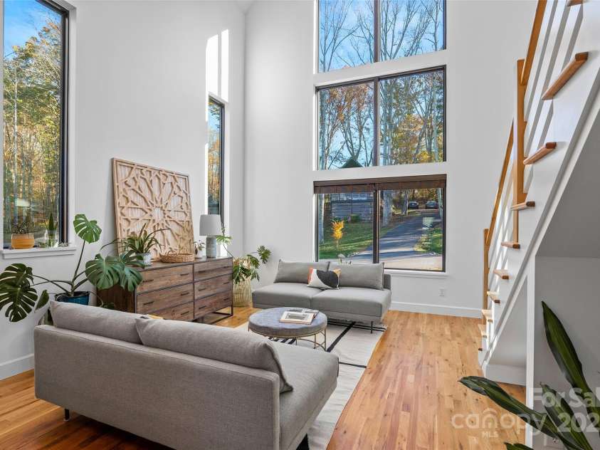 110 Timberview Drive, Swannanoa, NC 28778.  MLS# CAR4304765, YatesRealty ID 11084. 