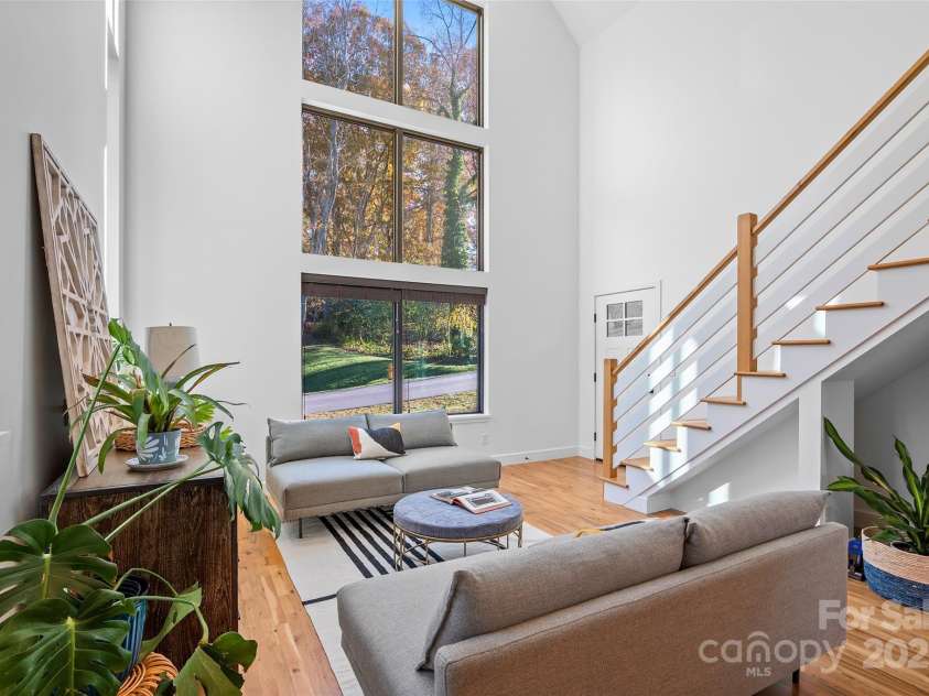 110 Timberview Drive, Swannanoa, NC 28778.  MLS# CAR4304765, YatesRealty ID 11084. 