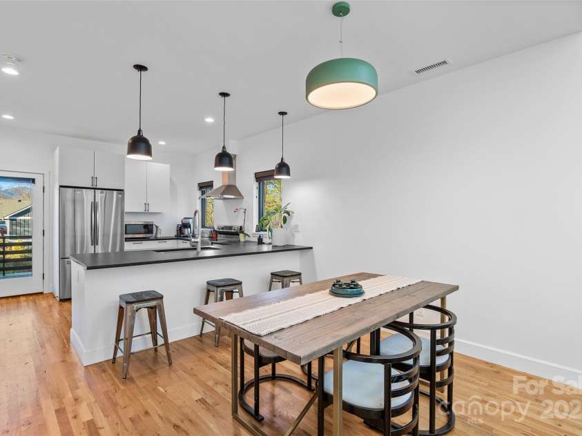 110 Timberview Drive, Swannanoa, NC 28778.  MLS# CAR4304765, YatesRealty ID 11084. 