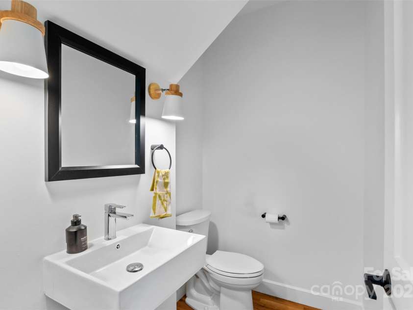 110 Timberview Drive, Swannanoa, NC 28778.  MLS# CAR4304765, YatesRealty ID 11084. 