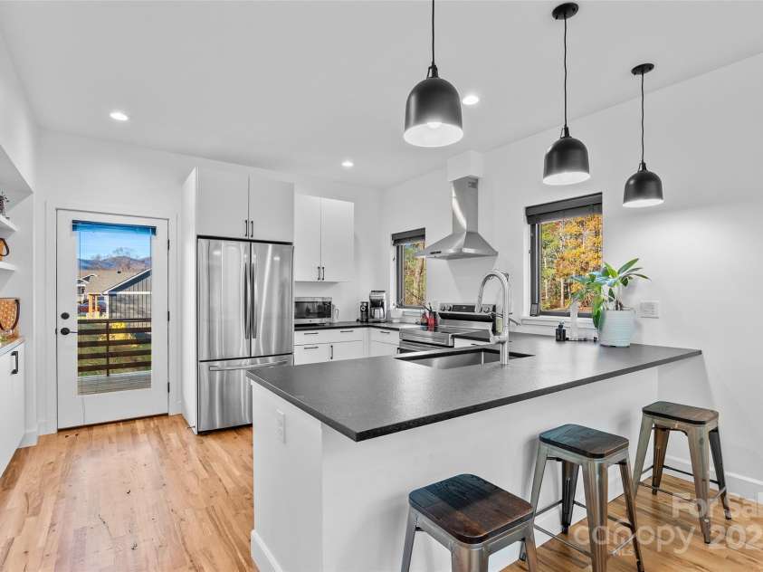 110 Timberview Drive, Swannanoa, NC 28778.  MLS# CAR4304765, YatesRealty ID 11084. 