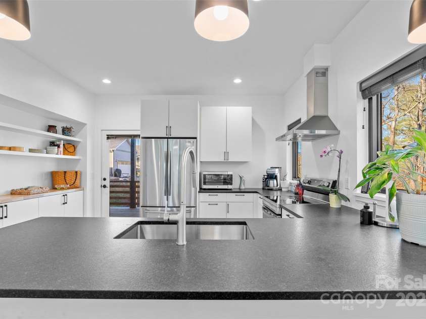 110 Timberview Drive, Swannanoa, NC 28778.  MLS# CAR4304765, YatesRealty ID 11084. 