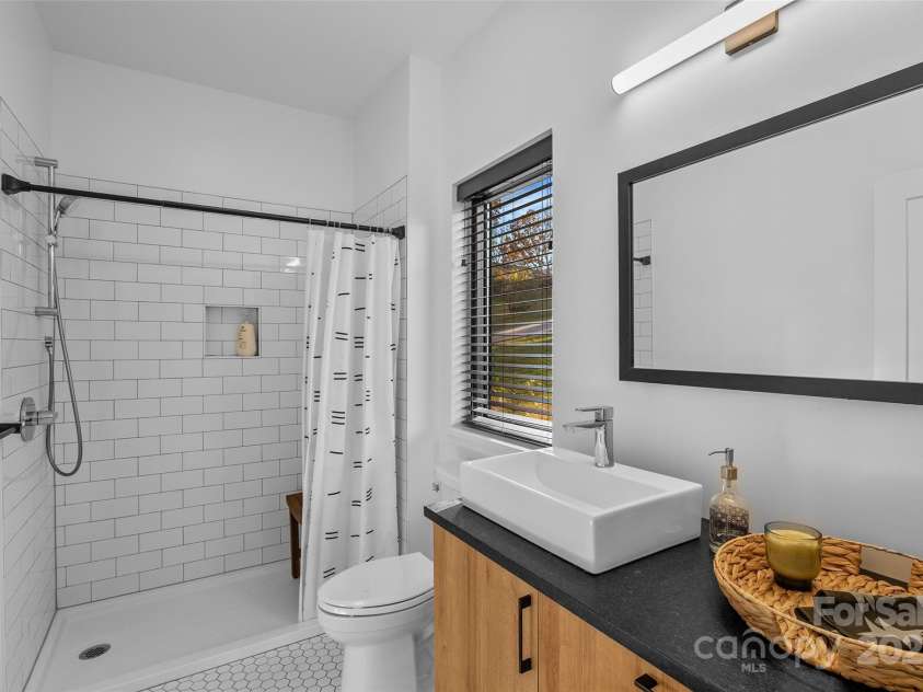 110 Timberview Drive, Swannanoa, NC 28778.  MLS# CAR4304765, YatesRealty ID 11084. 