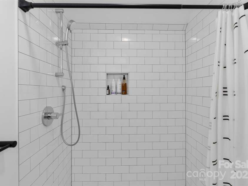 110 Timberview Drive, Swannanoa, NC 28778.  MLS# CAR4304765, YatesRealty ID 11084. 