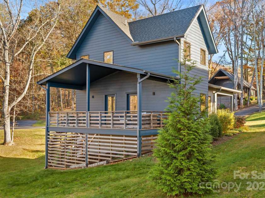 110 Timberview Drive, Swannanoa, NC 28778.  MLS# CAR4304765, YatesRealty ID 11084. 