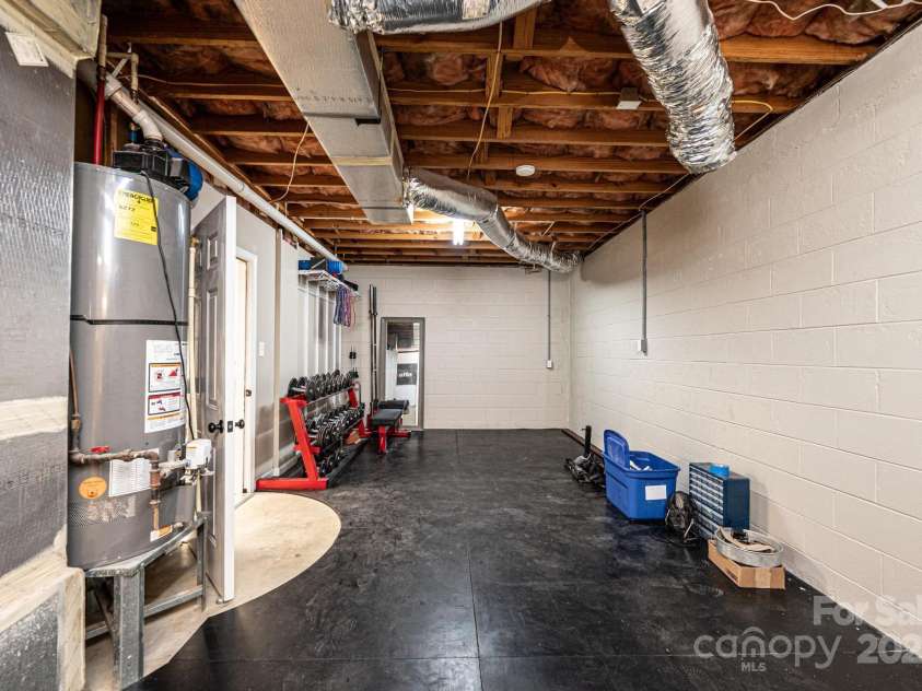 5933 Flintlock Court, Hickory, NC 28601.  MLS# CAR4251397, YatesRealty ID 11085. 