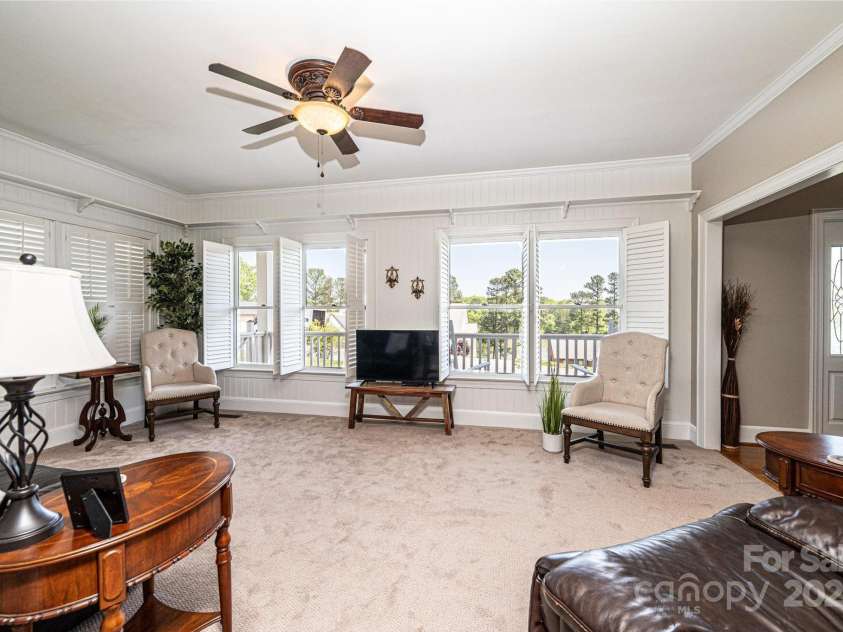 5933 Flintlock Court, Hickory, NC 28601.  MLS# CAR4251397, YatesRealty ID 11085. 