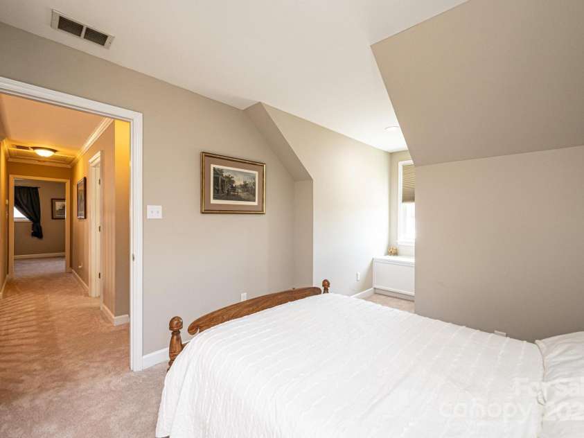 5933 Flintlock Court, Hickory, NC 28601.  MLS# CAR4251397, YatesRealty ID 11085. 