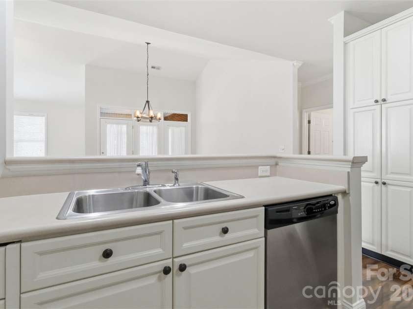 3832 Misty Glen Court, Matthews, NC 28105.  MLS# CAR4356915, YatesRealty ID 11086. 
