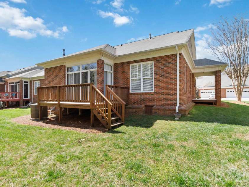 3832 Misty Glen Court, Matthews, NC 28105.  MLS# CAR4356915, YatesRealty ID 11086. 