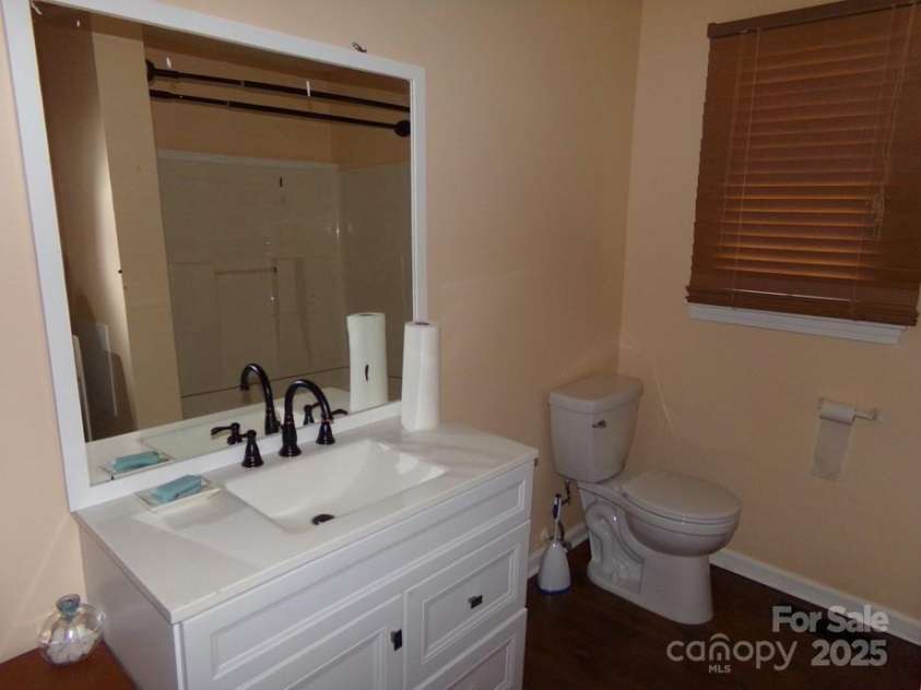 556 Roundtree Circle, Chester, SC 29706.  MLS# CAR4252990, YatesRealty ID 11086. 