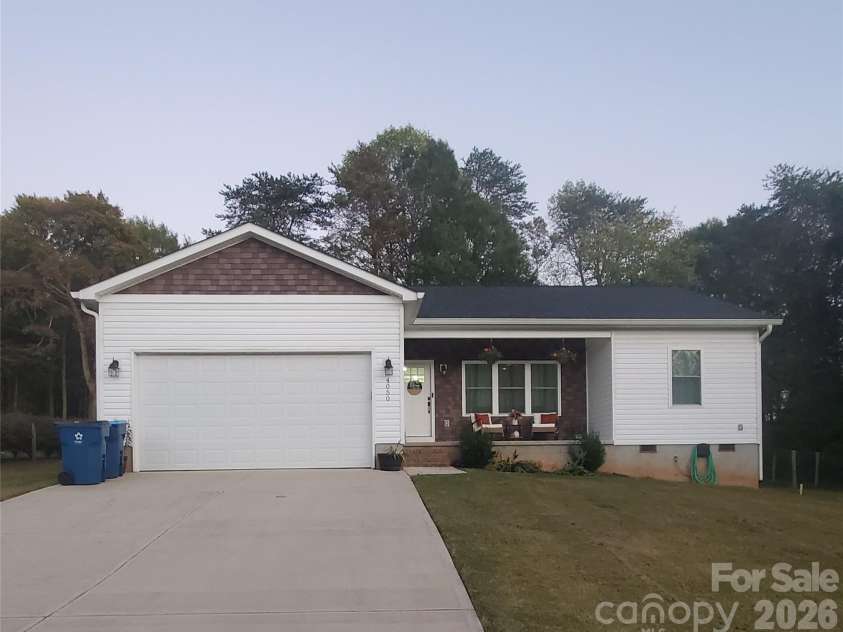 4050 Fairview Drive, Maiden, NC 28650.  MLS# CAR4341415, YatesRealty ID 11088. 