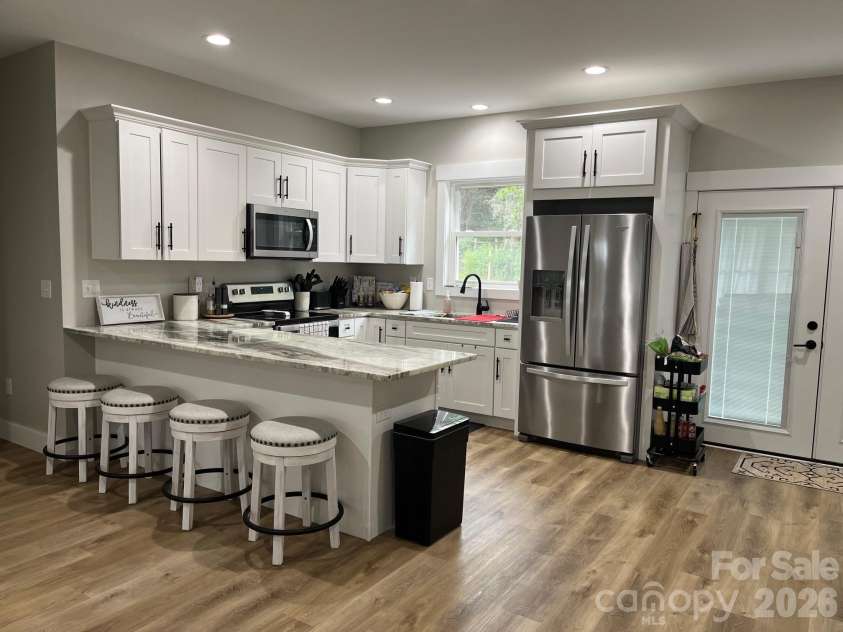 4050 Fairview Drive, Maiden, NC 28650.  MLS# CAR4341415, YatesRealty ID 11088. 
