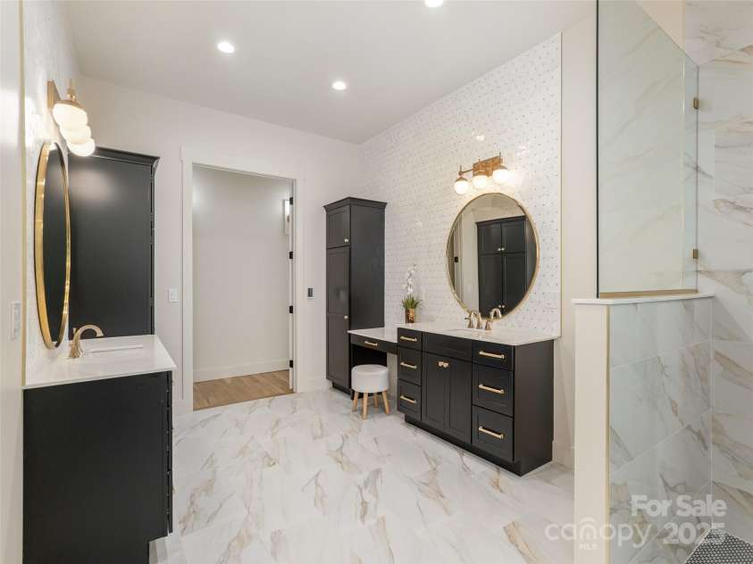 11 Magnolia View Trail, Asheville, NC 28804.  MLS# CAR4239064, YatesRealty ID 1109. 