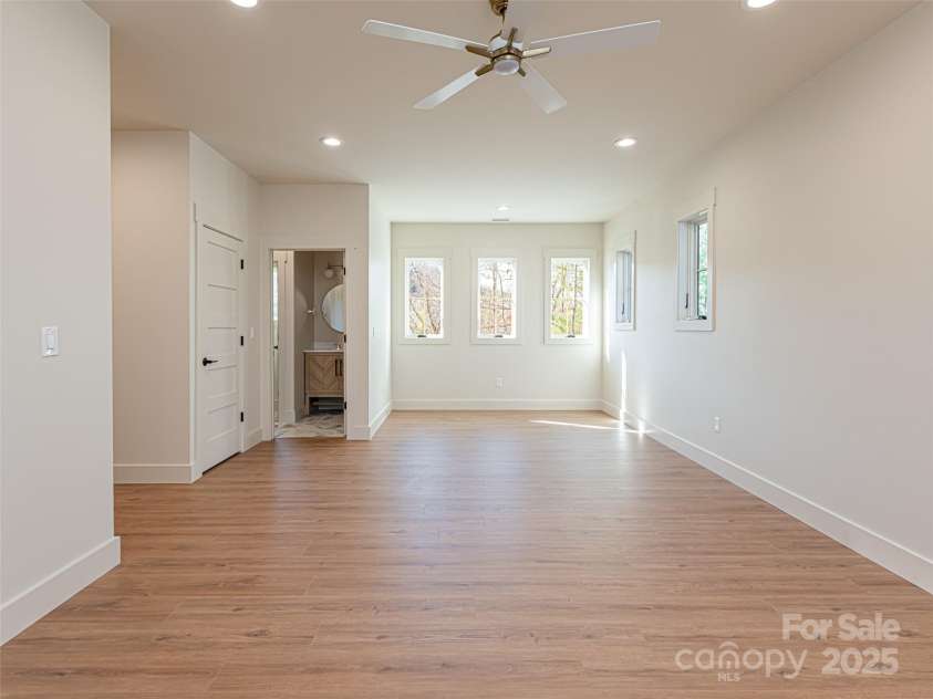 11 Magnolia View Trail, Asheville, NC 28804.  MLS# CAR4239064, YatesRealty ID 1109. 