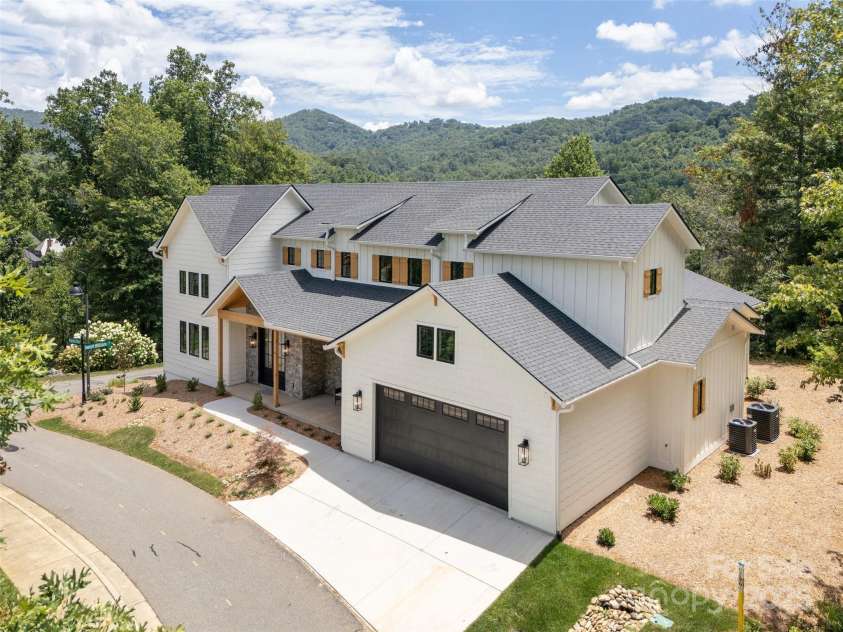 11 Magnolia View Trail, Asheville, NC 28804.  MLS# CAR4239064, YatesRealty ID 1109. 