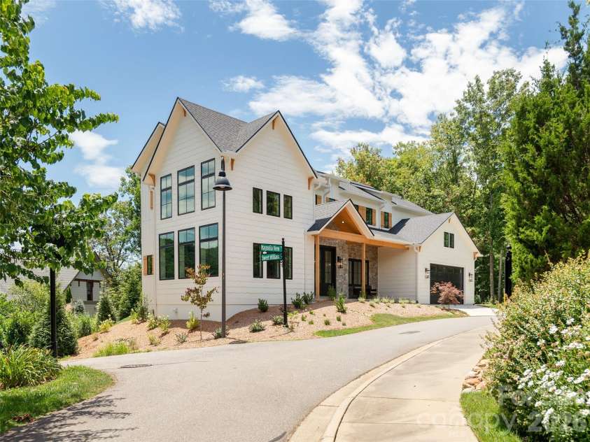 11 Magnolia View Trail, Asheville, NC 28804.  MLS# CAR4392960, YatesRealty ID 1109. 