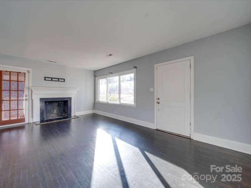 811 Colonial Drive, Rock Hill, SC 29730.  MLS# CAR4217347, YatesRealty ID 1109. 