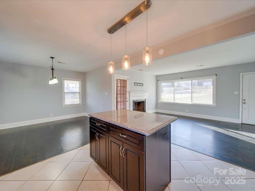 811 Colonial Drive, Rock Hill, SC 29730.  MLS# CAR4217347, YatesRealty ID 1109. 