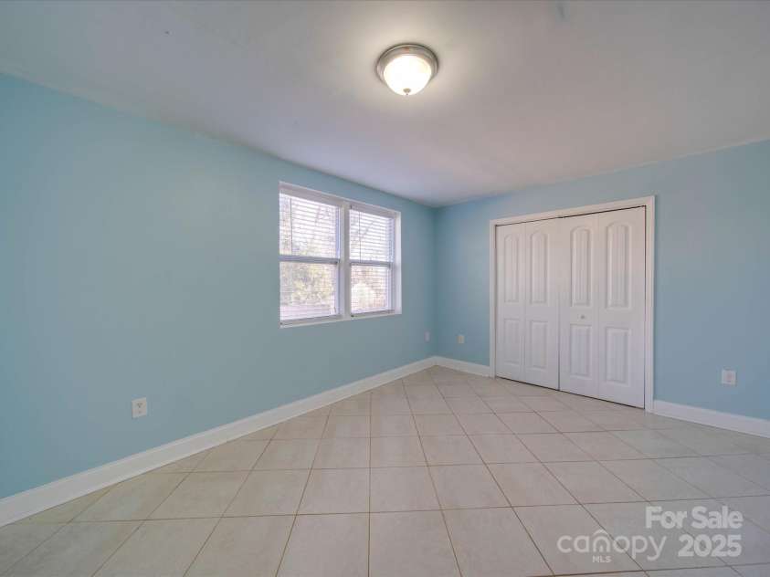 811 Colonial Drive, Rock Hill, SC 29730.  MLS# CAR4217347, YatesRealty ID 1109. 