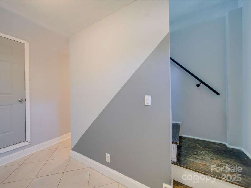 811 Colonial Drive, Rock Hill, SC 29730.  MLS# CAR4217347, YatesRealty ID 1109. 