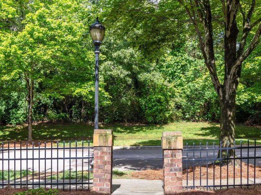 9532 Cadman Court, Cornelius, NC 28031.  MLS# CAR4255121, YatesRealty ID 11090. 