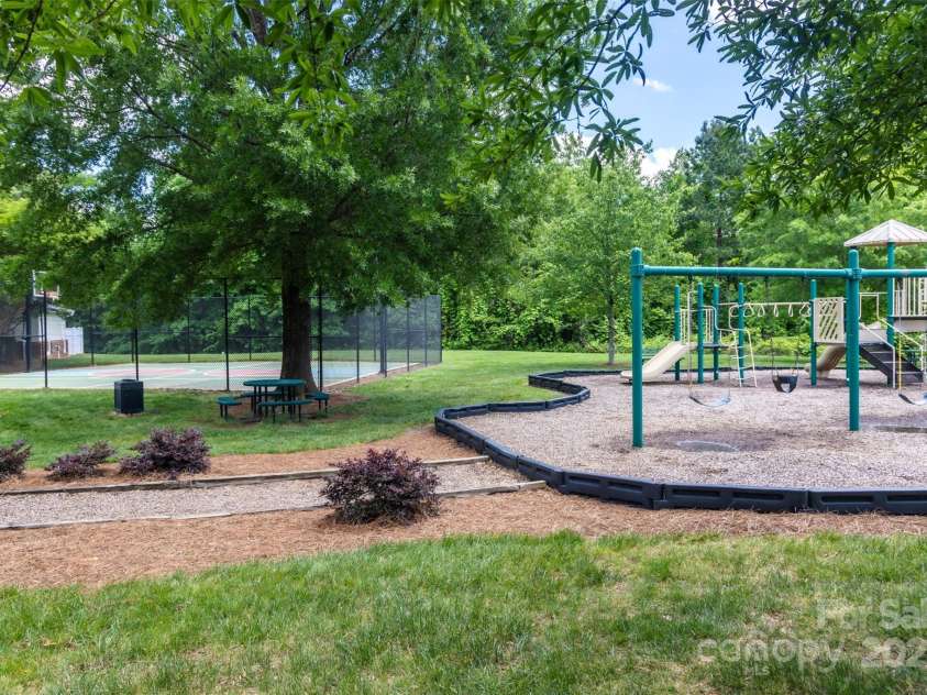 9532 Cadman Court, Cornelius, NC 28031.  MLS# CAR4255121, YatesRealty ID 11090. 