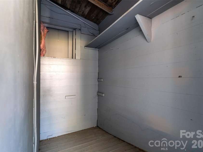 29 Allen Street, Asheville, NC 28806.  MLS# CAR4359899, YatesRealty ID 11091. 