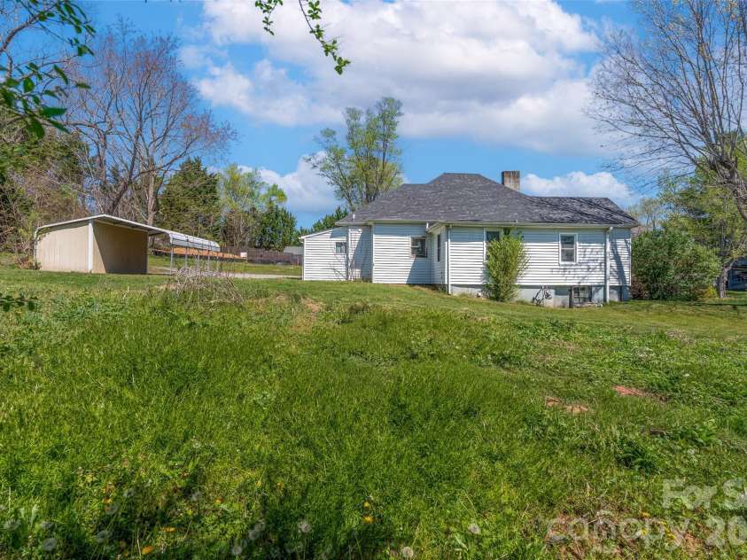 29 Allen Street, Asheville, NC 28806.  MLS# CAR4359899, YatesRealty ID 11091. 